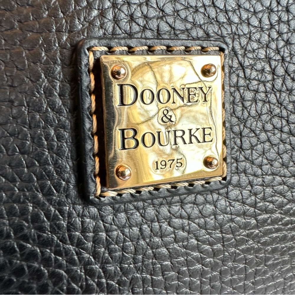 Dooney & Bourke Black Pebbled Leather Crossbody - excellent pre-owned condition - Picture 2 of 8